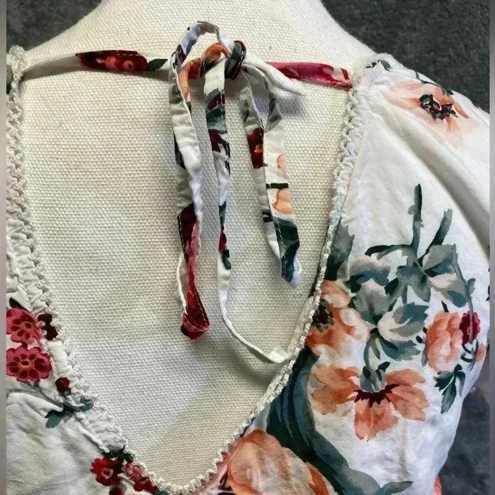 Abercrombie & Fitch white flowered blouse size‎ S - Picture 4 of 6